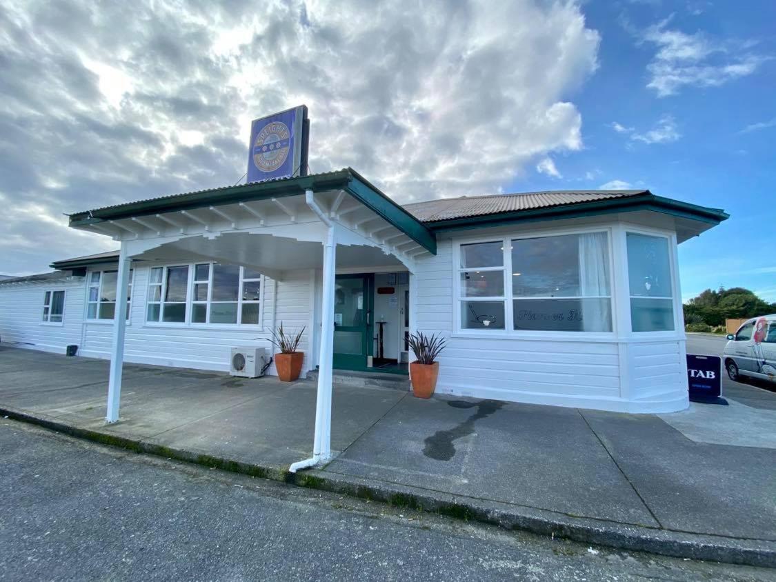 Hokitika Pioneer Hotel エクステリア 写真